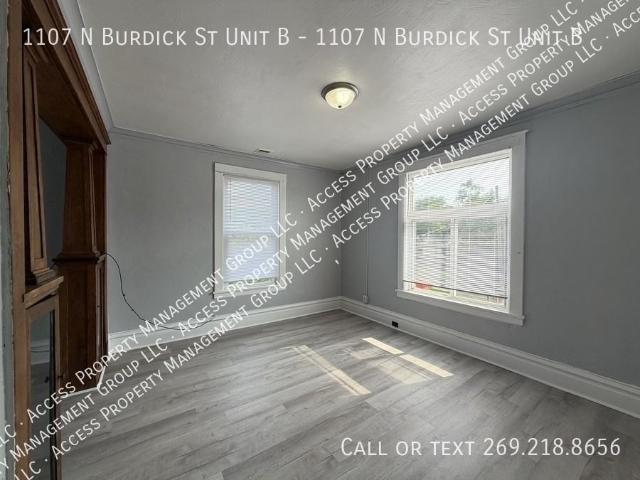 2 Bedroom Apartment for Rent at 1107 N Burdick St Unit B, Kalamazoo, MI 49007 Northside