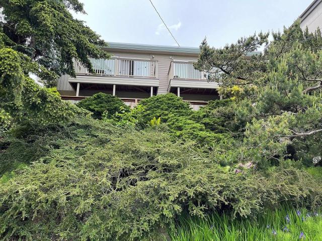 2 Bedroom Apartment for Rent at 3021 21st Ave W #102, Seattle, WA 98199 Southeast Magnolia