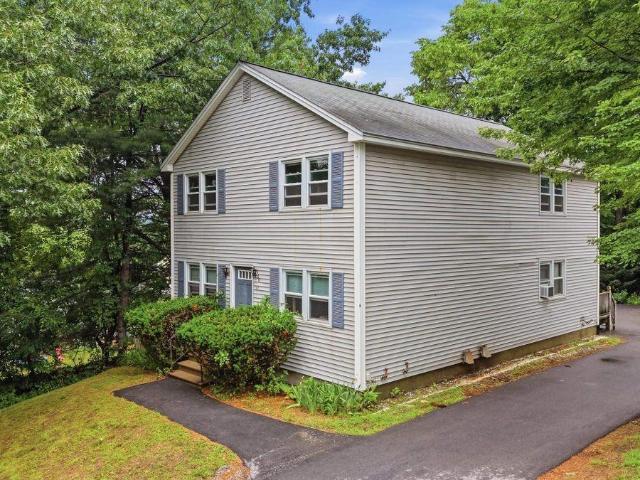 2 Bedroom Apartment for Rent at 33 Elwood Ave #B, Manchester, NH 03103 Highlands