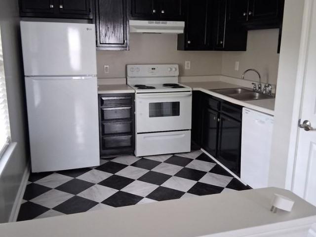 2 Bedroom Apartment for Rent at 4702 Kenrose Ln, Shively, KY 40216 Shively
