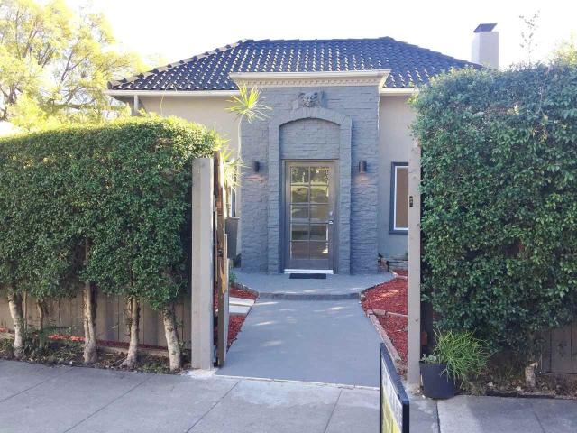 2 Bedroom Apartment for Rent at 8538 W West Knoll Dr, West Hollywood, CA 90069 West Hollywood