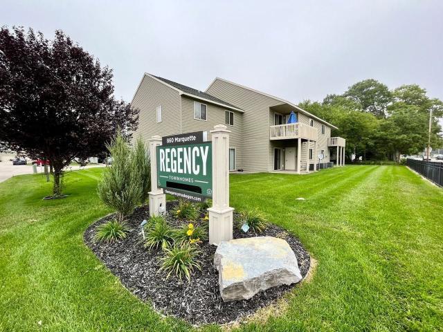 2 Bedroom Apartment for Rent at 860 Marquette Ave #11, Muskegon, MI 49442 Marquette