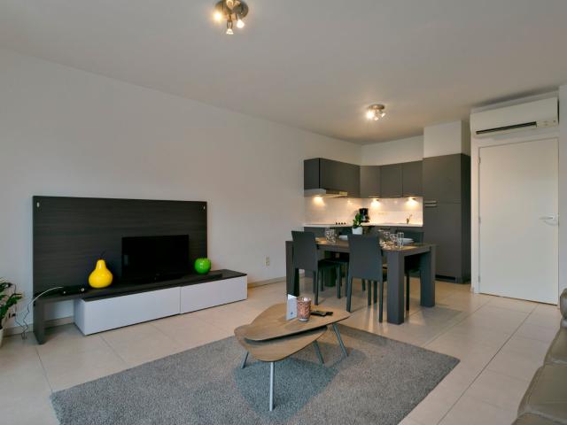 2 Bedroom Apartment for Rent – Brussels Canal – Waterview