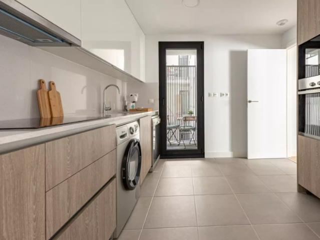 2 bedroom apartment for rent in Madrid, bills included
