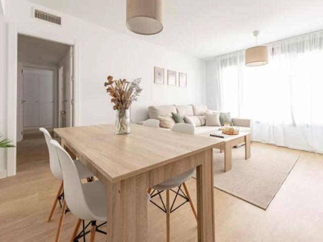2 bedroom apartment for rent in Madrid, bills included
