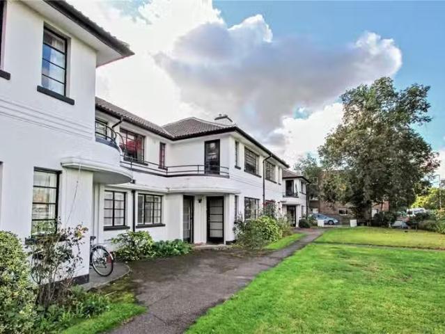 2 bedroom apartment for rent in Maitland House, Barton Road, C.