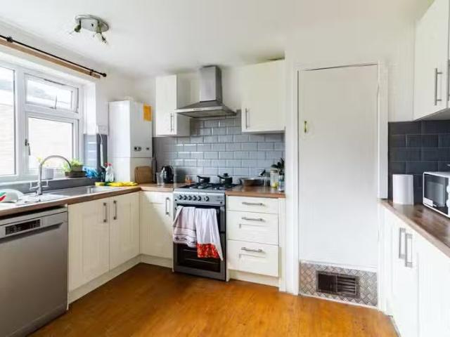 2 bedroom apartment for rent in Malmesbury Park, Hawthorne Roa.