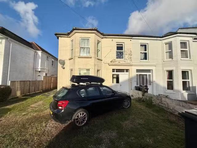 2 bedroom apartment for rent in Malmesbury Park Road, Bournemo.