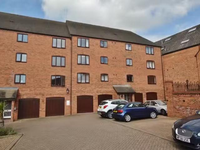 2 bedroom apartment for rent in Maltings Court, Brewery Street.