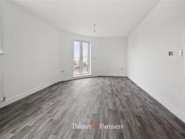 2 bedroom apartment for rent in Meadow Way, Jaywick, Clacton o.