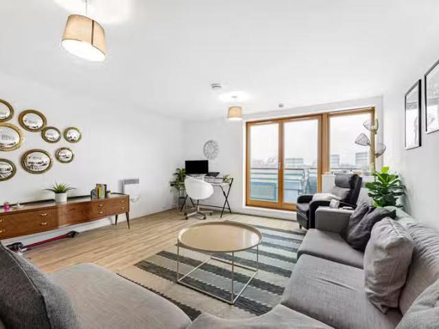 2 bedroom apartment for rent in Meath Crescent, Bethnal Green.
