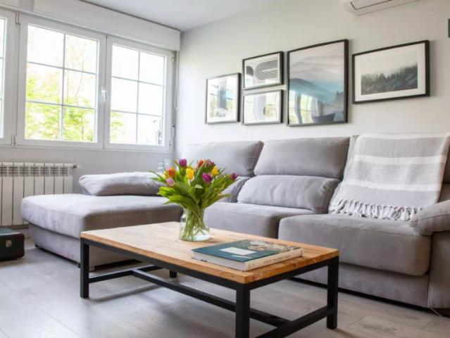 2 bedroom apartment for rent in Media Legua, professionals only