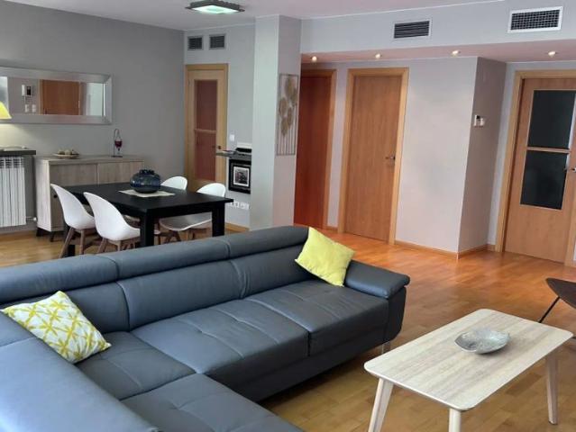 2 bedroom apartment for rent in Miralbueno