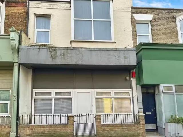 2 bedroom apartment for rent in Northdown Road, Margate, CT9