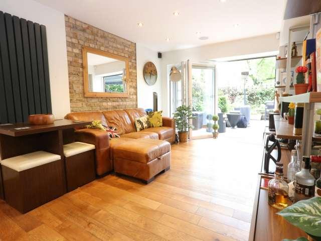 2 bedroom apartment for rent in Old Ford, London