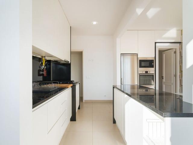 2 bedroom apartment for rent in Avenidas Novas, Lisbon