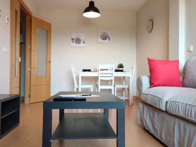 2 bedroom apartment for rent in Alcalá de Henares, Professionals only, Couples allowed