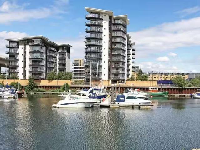 2 bedroom apartment for rent in Alexandria, Victoria Wharf, Ca.