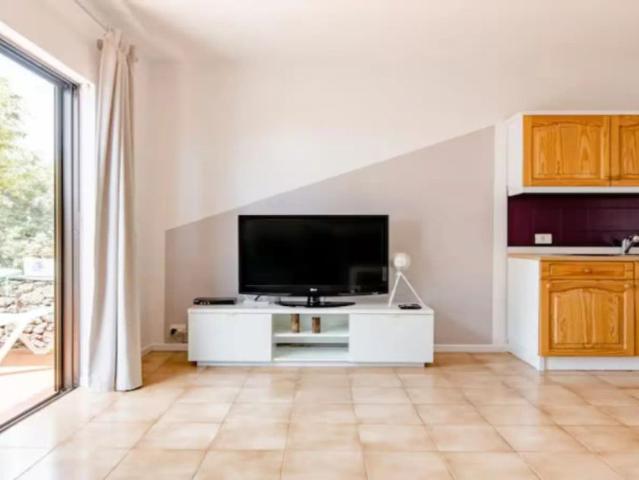 2 bedroom apartment for rent in Arona, all bills included