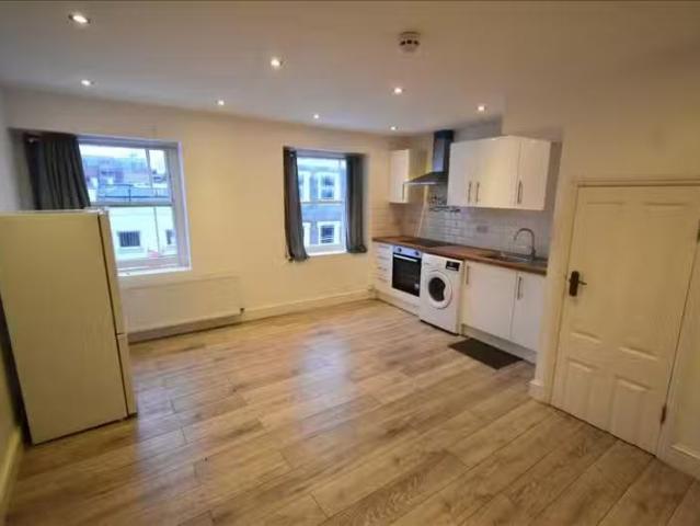 2 bedroom apartment for rent in Bull Head Yard, Dartford High.