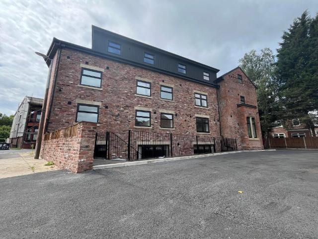 2 bedroom apartment for rent in Barrfield Road, Salford, M6