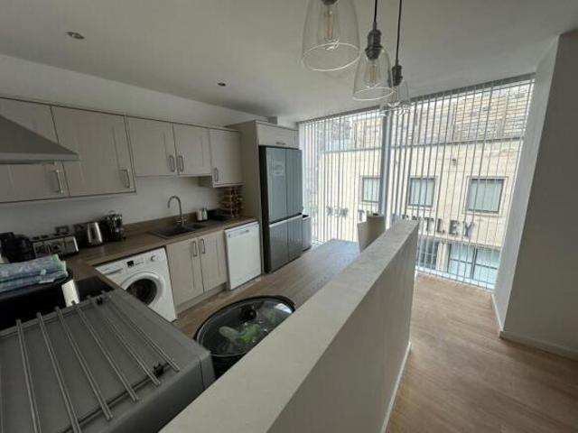 2 bedroom apartment for rent in Beetham Plaza, L2