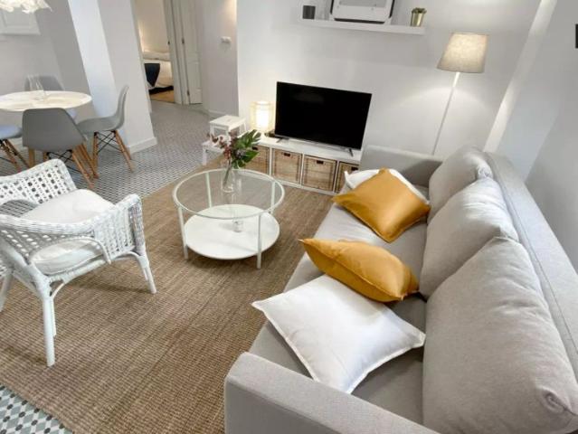 2 bedroom apartment for rent in Benicalap