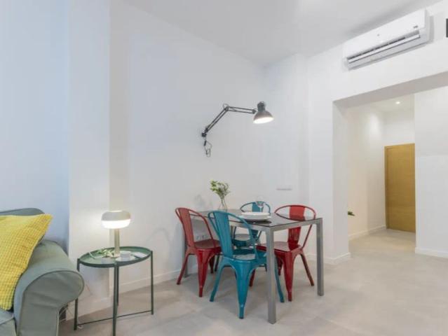 2 bedroom apartment for rent in Benicalap, València