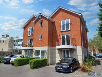 2 bedroom apartment for rent in Bournemouth Road, Ashley Cross.