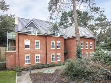 2 bedroom apartment for rent in Bournemouth Road, Ashley Cross.