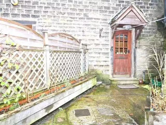 2 bedroom apartment for rent in Bradley Square, Harden, BD16