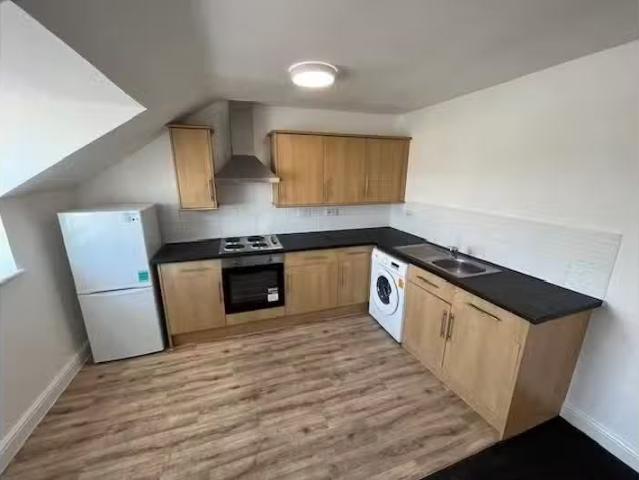 2 bedroom apartment for rent in Broadwell Road, Oldbury, West.