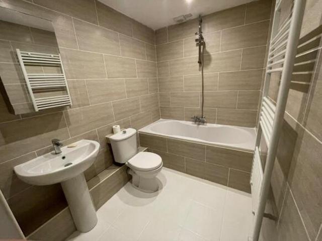 2 bedroom apartment for rent in Canning Street, L8