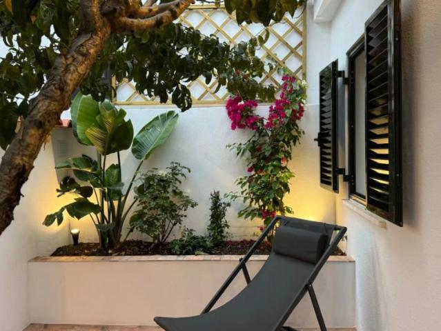 2 bedroom apartment for rent in Cascais, bills included