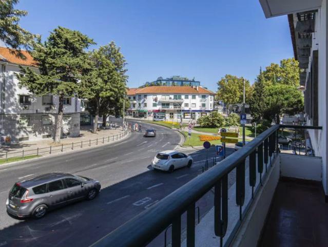 2 bedroom apartment for rent in Cascais, bills included