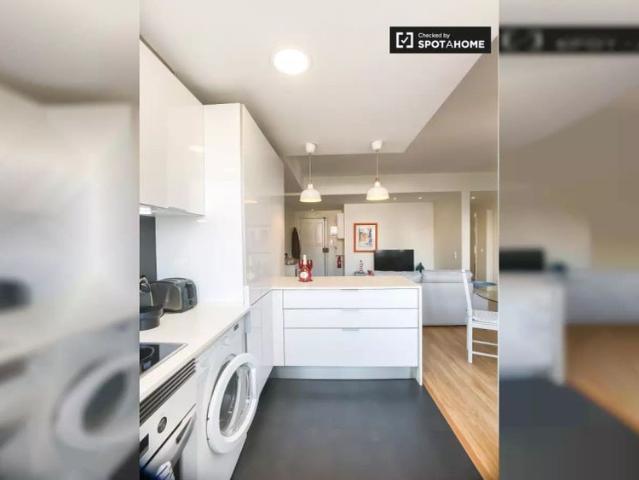 2 bedroom apartment for rent in Cascais, bills included