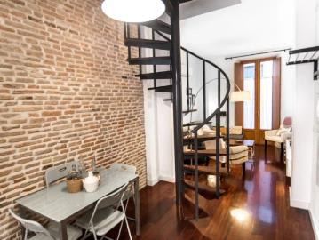 2 bedroom apartment for rent in Center