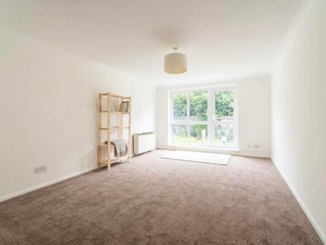 2 bedroom apartment for rent in Commonside Close, SUTTON, SM2