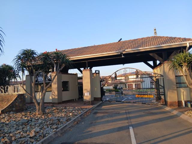 2 Bedroom apartment for rent in Comet