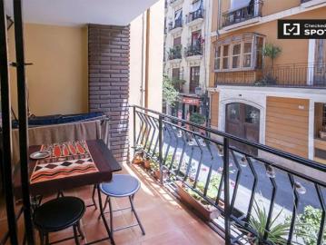 2 bedroom apartment for rent in El Carme, all bills included