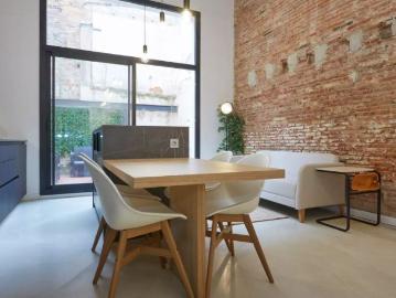 2 bedroom apartment for rent in El Raval, couples allowed