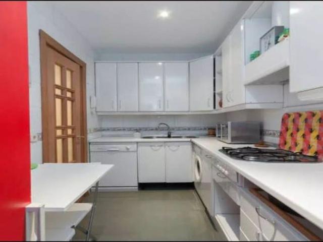 2 bedroom apartment for rent in Embajadores, for professionals