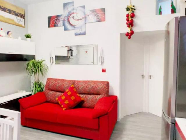 2 bedroom apartment for rent in Embajadores