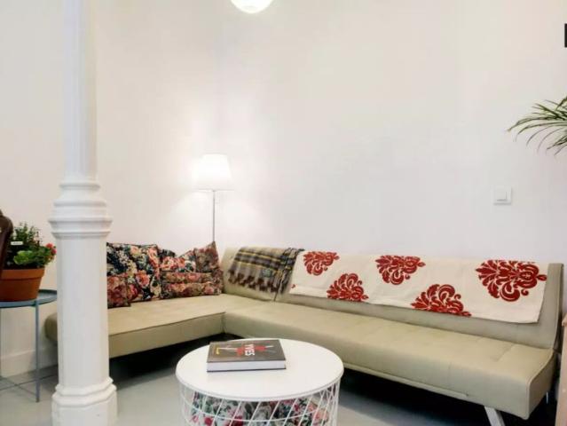 2 bedroom apartment for rent in Embajadores