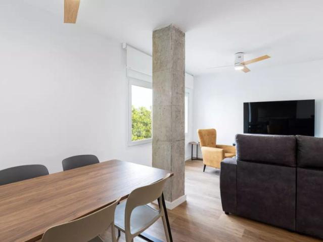 2 bedroom apartment for rent in Ensanche Centro, bills included