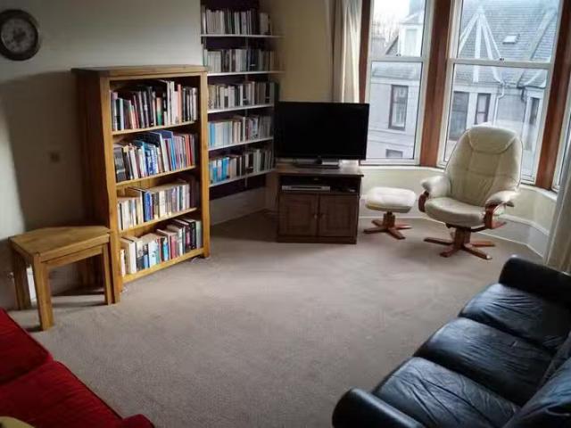 2 bedroom apartment for rent in Erskine Street, Top floor, AB24