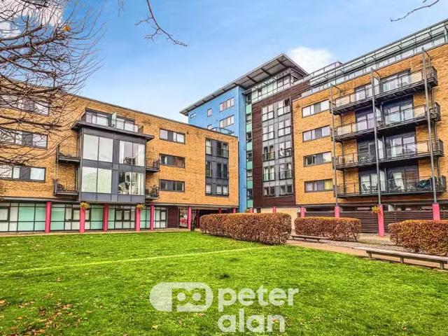 2 bedroom apartment for rent in Ferry Court, Cardiff Bay, Card.