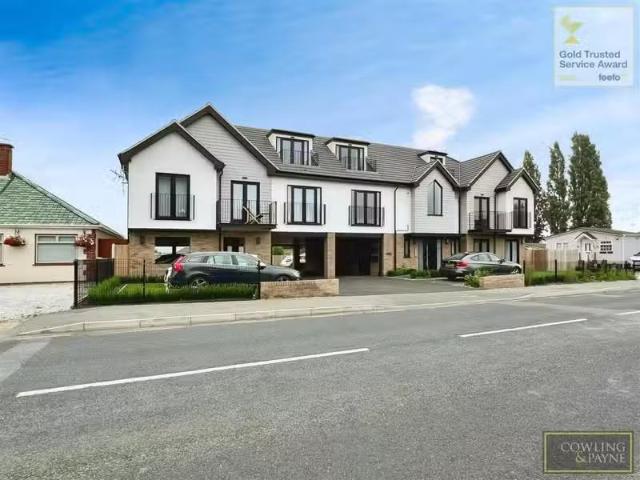 2 bedroom apartment for rent in Flat 6 Chestnuts, London Road.