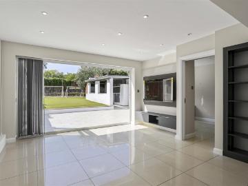2 bedroom apartment for rent in Florian Avenue, Sutton