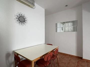 2 bedroom apartment for rent in Grupo Renfe Policlínico, bills included